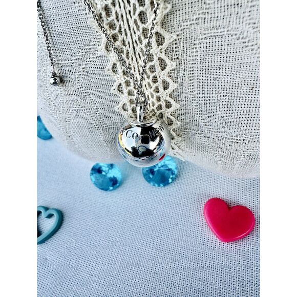RARE RETIRED Tiffany & Co. 19mm Ball Pendant Necklace in Silver, Adjustable - Picture 3 of 9